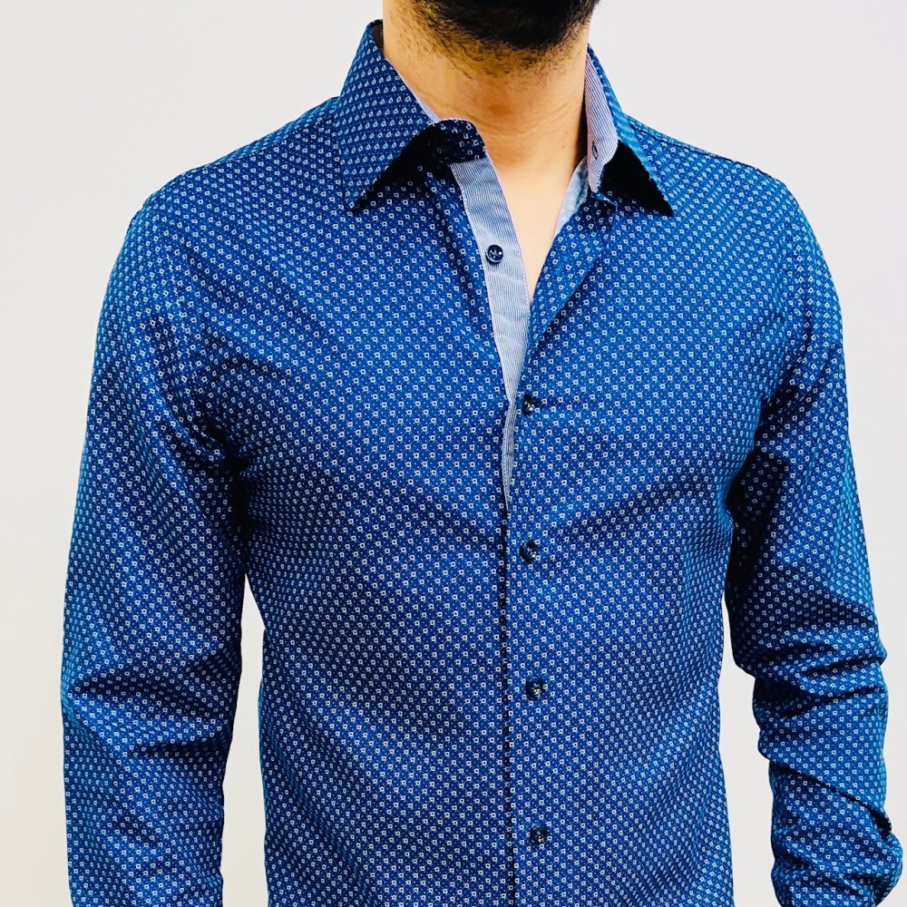 chemise bleu avec petit carreaux
