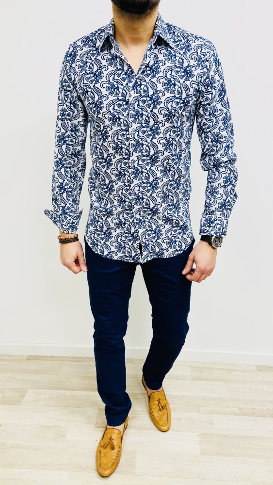 chemise homme blanche avec motifs bleu