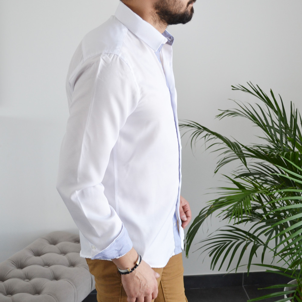 chemise blanche intérieur bleu rayé