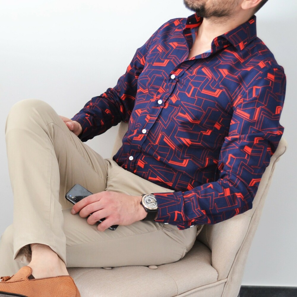 chemise homme bleu avec motifs rouge