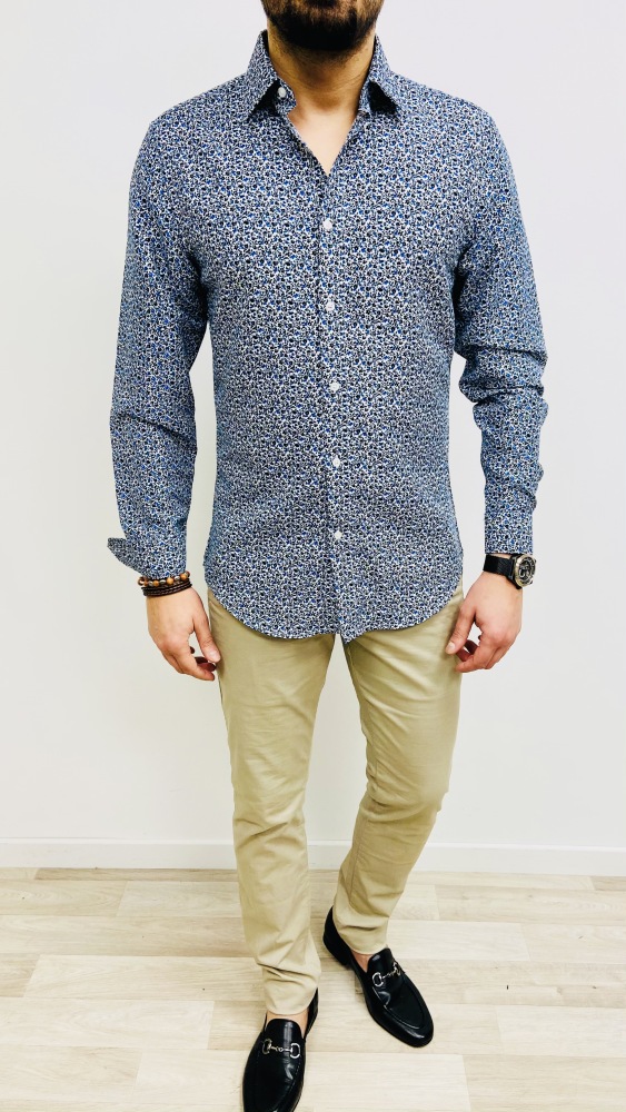 chemise homme noire avec petites fleurs bleu