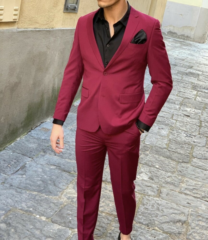 costume homme bordeaux de couleur uni coupe cintr