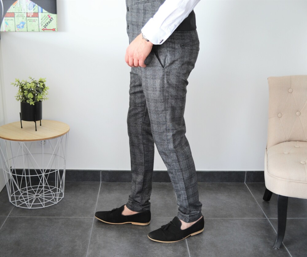 Pantalon chic slim gris à carreaux