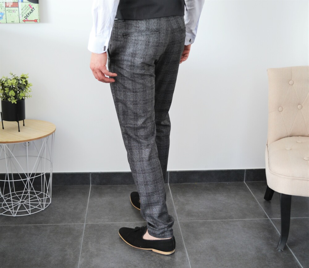 Pantalon chic slim gris à carreaux