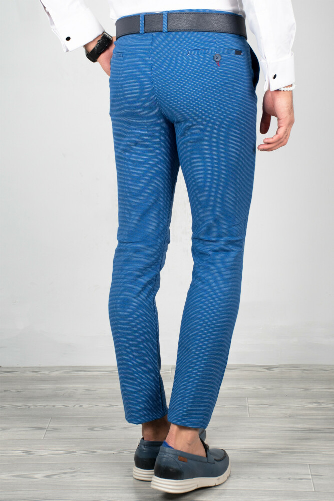 Pantalon slim bleu à petit motifs