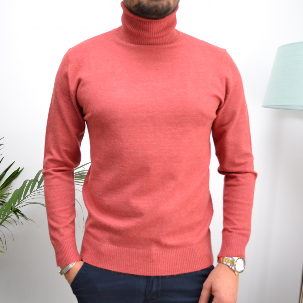 Pull rouge col roulé slim