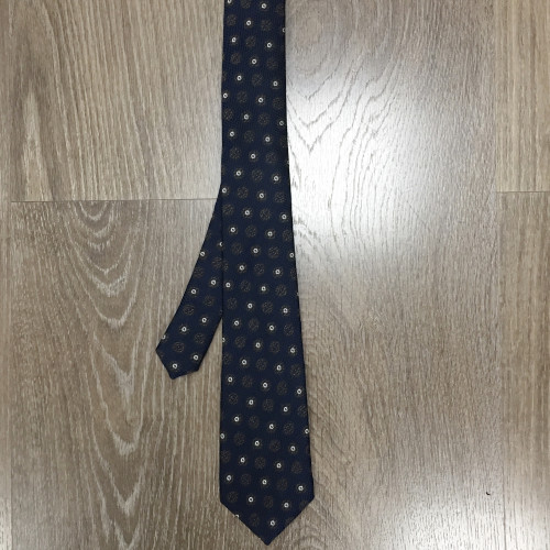 Cravate marine avec logo brodé